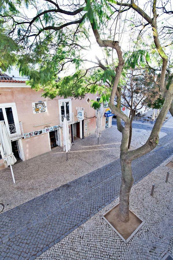 Two-Bedroom Apartment with Street View,850669889:JPEG