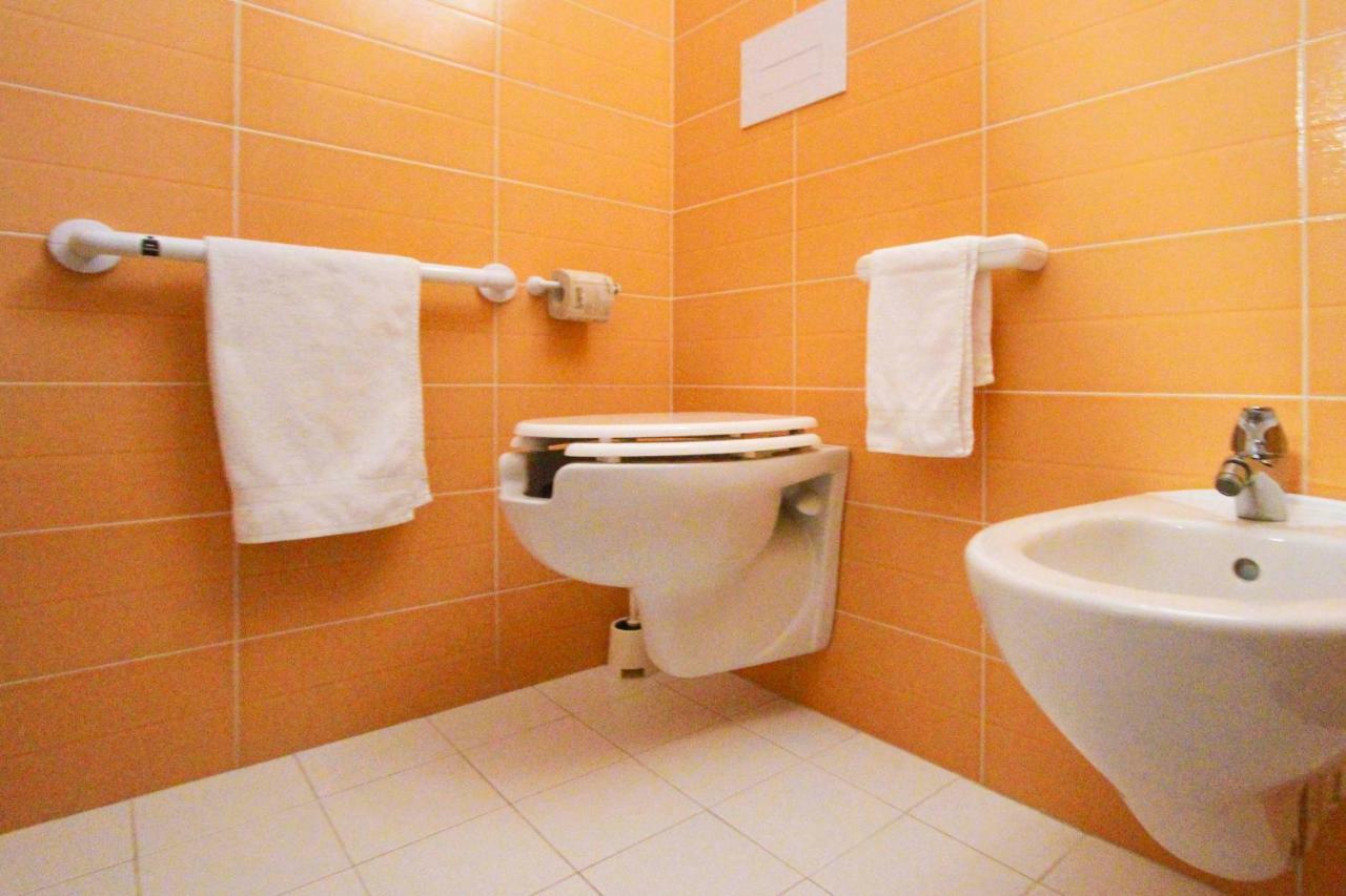 One-Bedroom Apartment,903541753:JPEG