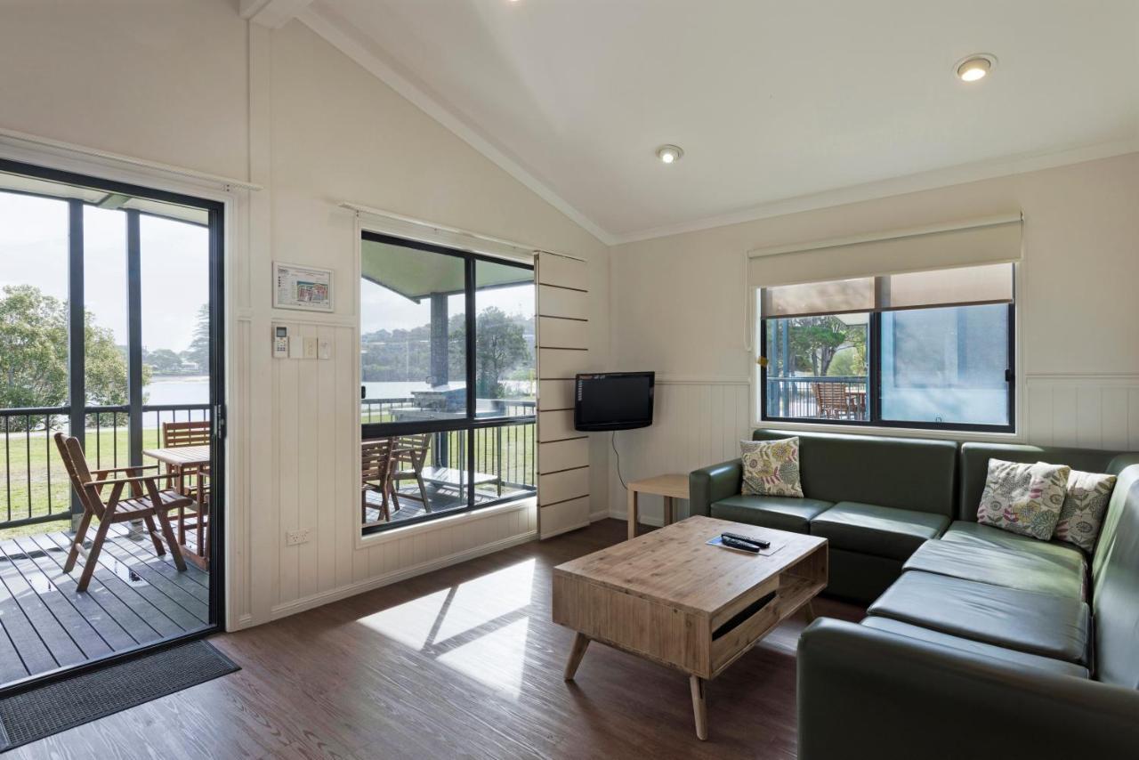 Deluxe 2 Bedroom Waterfront Cabin - Sleeps 6