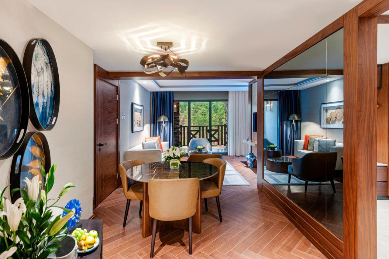 Comfort Suite with King Size Bed, Pond and Forest View,1224071590:JPEG
