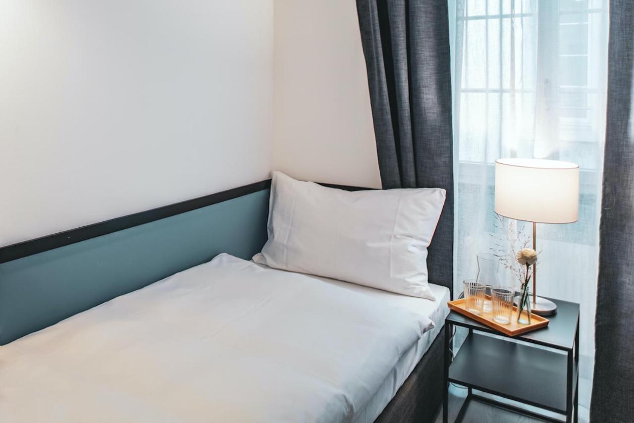 Budget Single Room with Shared Bathroom,1383167426:JPEG
