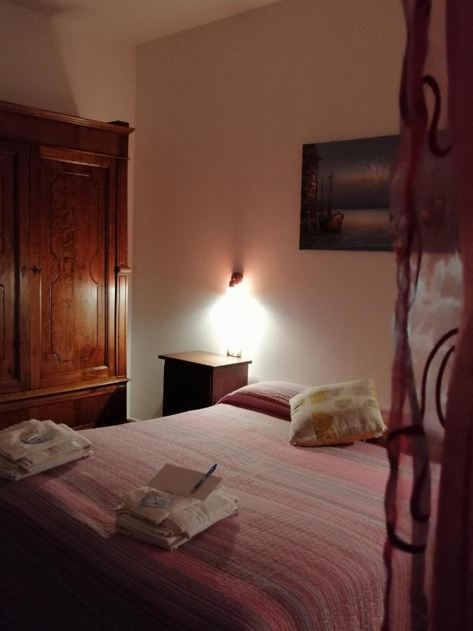 Camera Tripla con Bagno in Comune