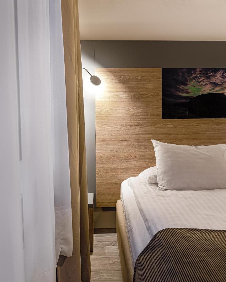Standard Double or Twin Room,1605425957:JPEG
