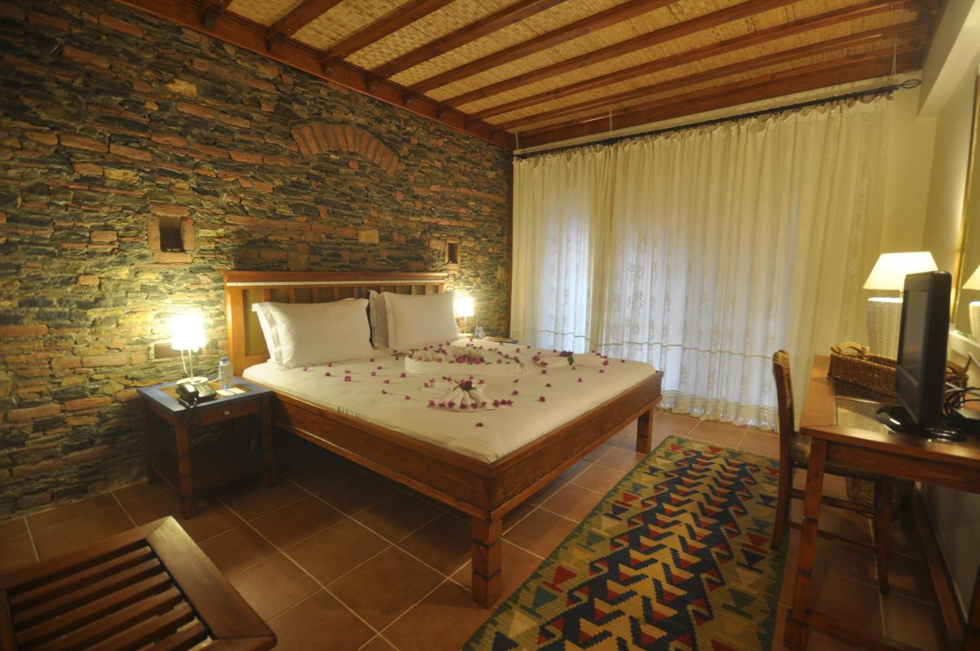 Suite with Garden View