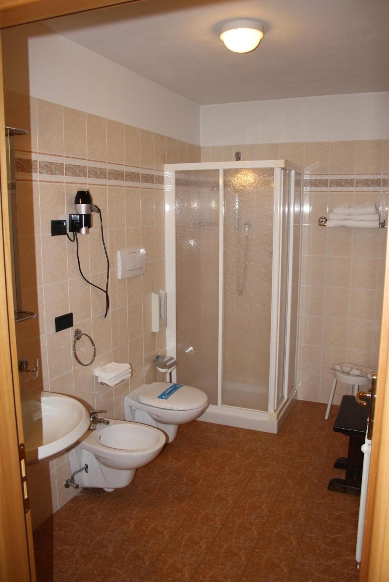 One-Bedroom Apartment,1140638878:JPEG