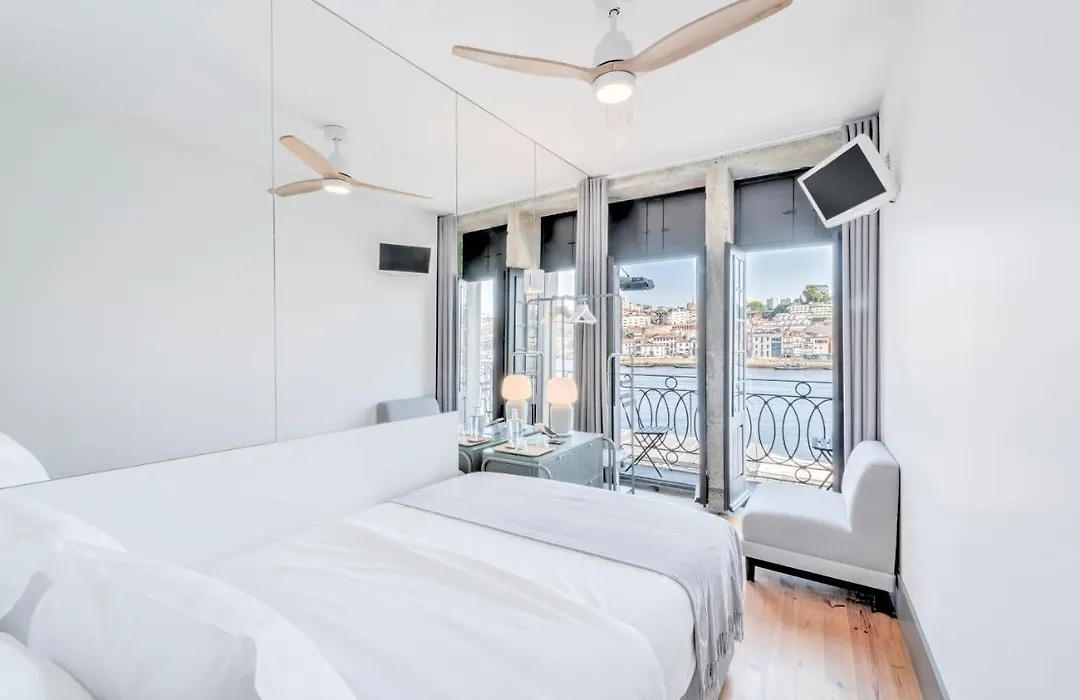 Oporto Street Fonte Taurina - Riverfront Suites (Adults Only)-1