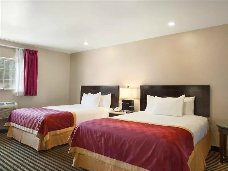 Ramada By Wyndham Marina Del Rey-1