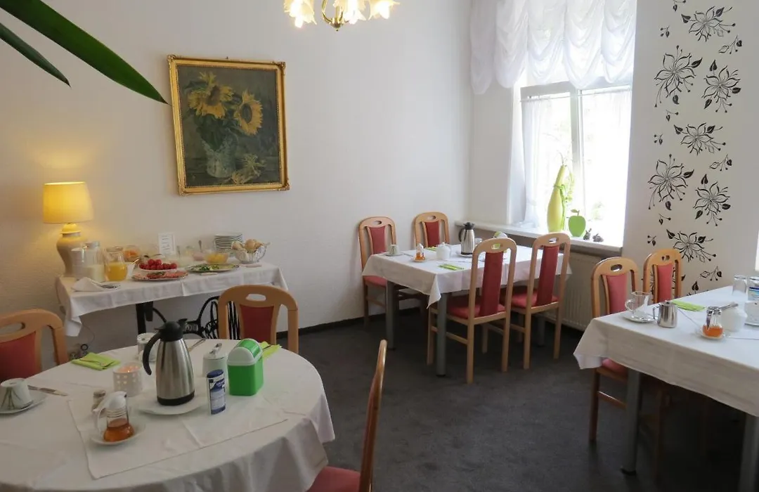 Hotel-Pension Schloss -Miramar-1