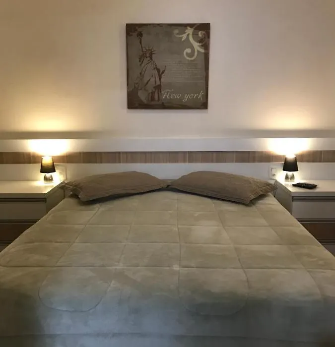 Wall Street Flat Service-1