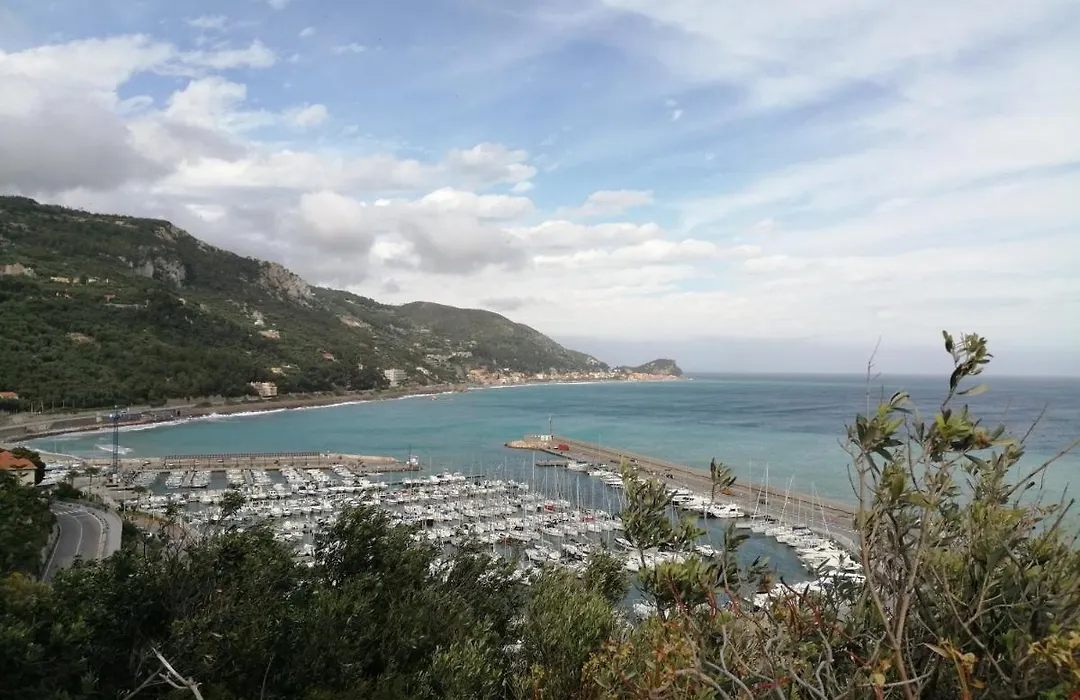 La Vie Est Belle-1