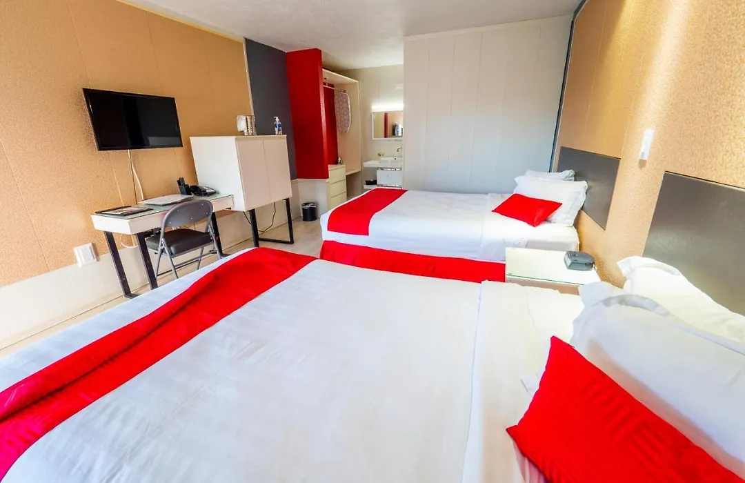 Travelodge By Wyndham Orlando At Heart Of International Drive-1