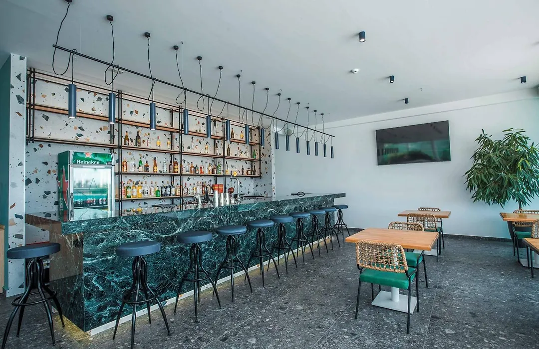 Mazoren Art Hotel-1