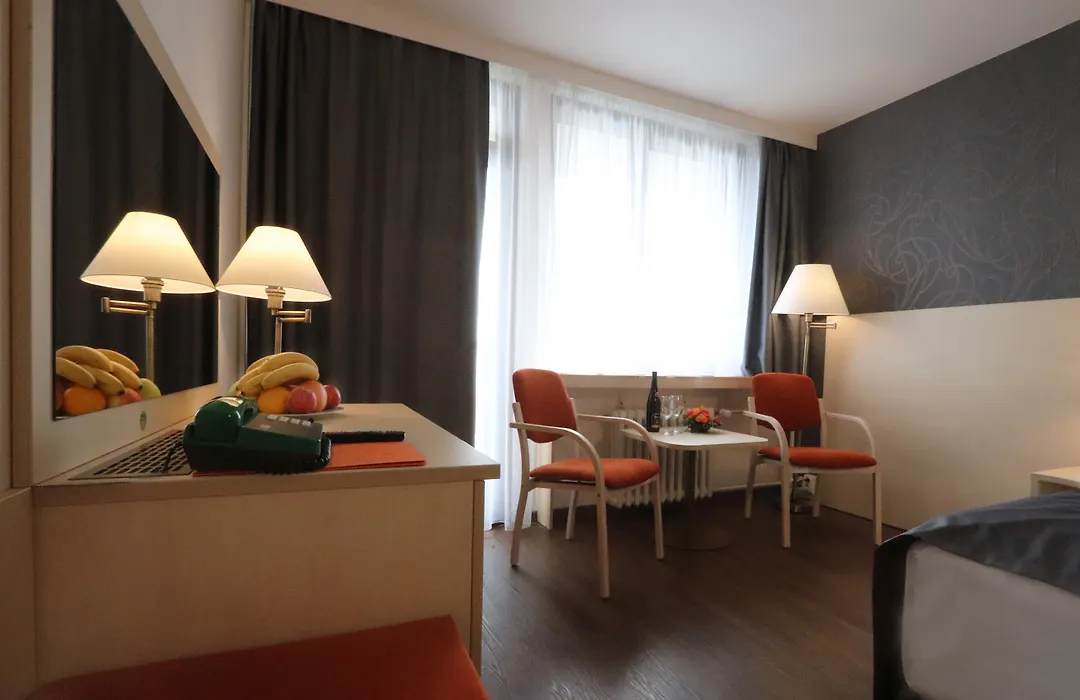 Hotel Krystal-1