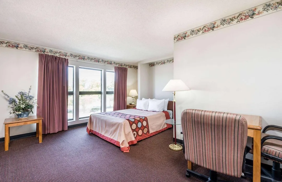 Super 8 By Wyndham Du Quoin-1