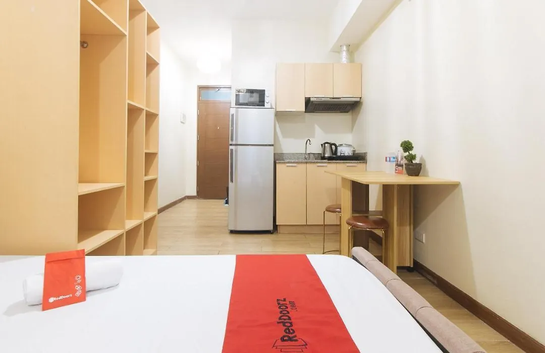 Reddoorz Plus @ Cuarto Verde Staycation-1