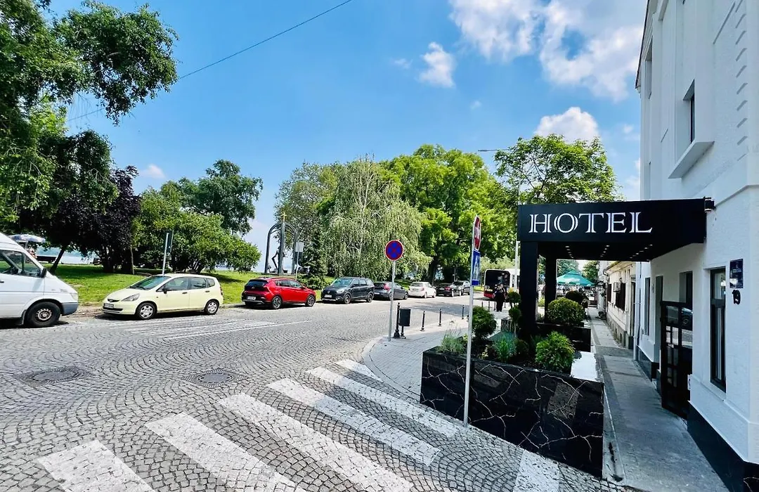 Side One Design Hotel Garni-1