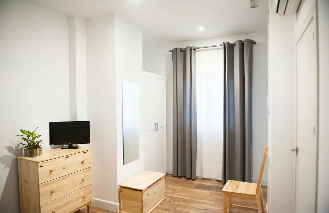 Hotel Smile & Co Hostal Boutique-1