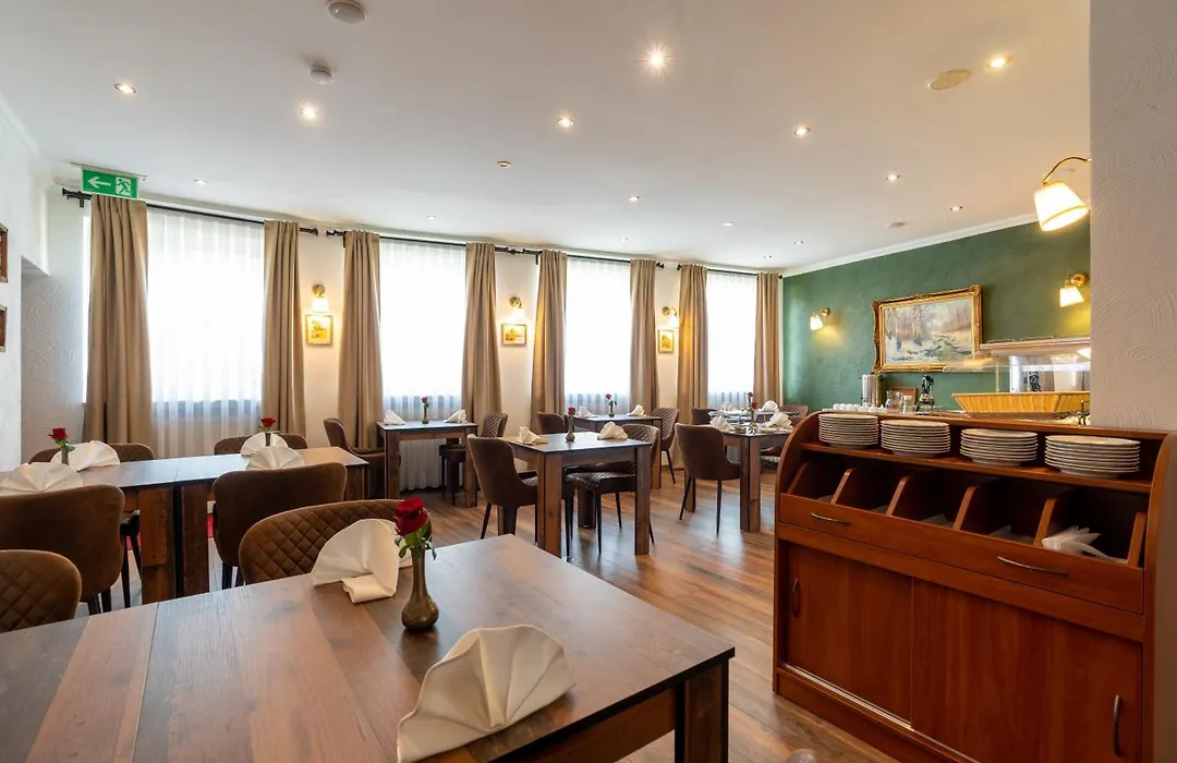Jupa'S Hotel-1