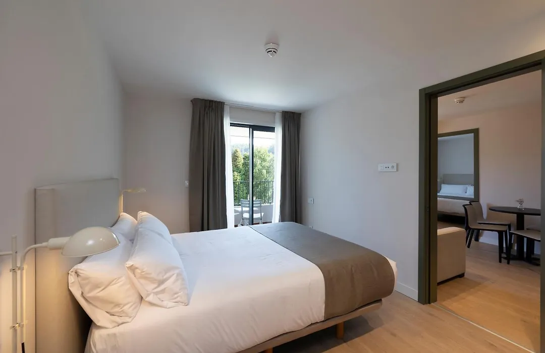 Hotel H4 Cangas 3 Superior-1