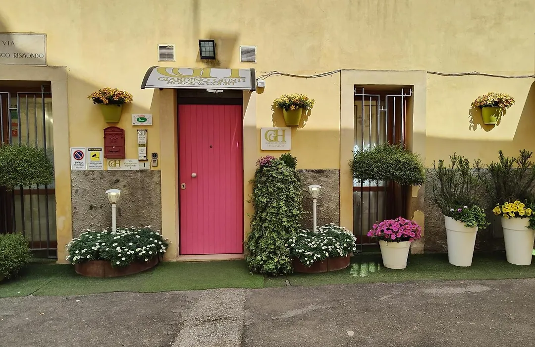 Giardino Giusti House & Court-1