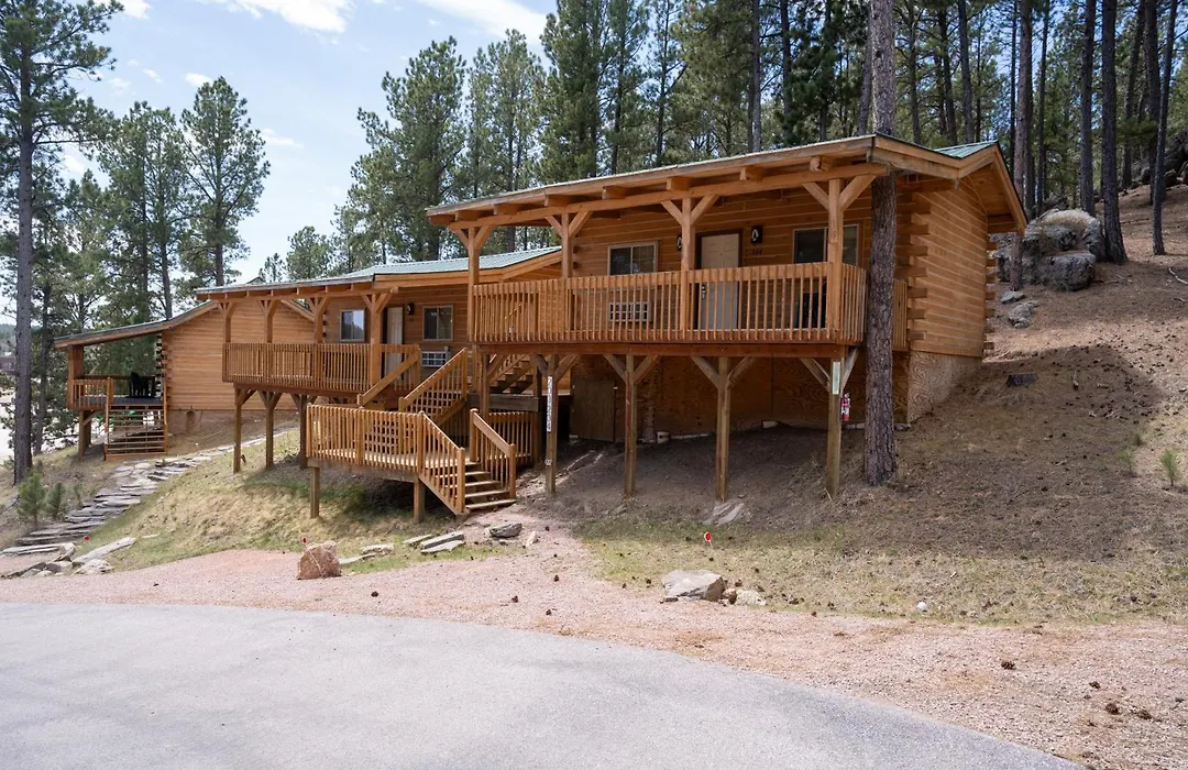 Rock Crest Lodge & Cabins-1
