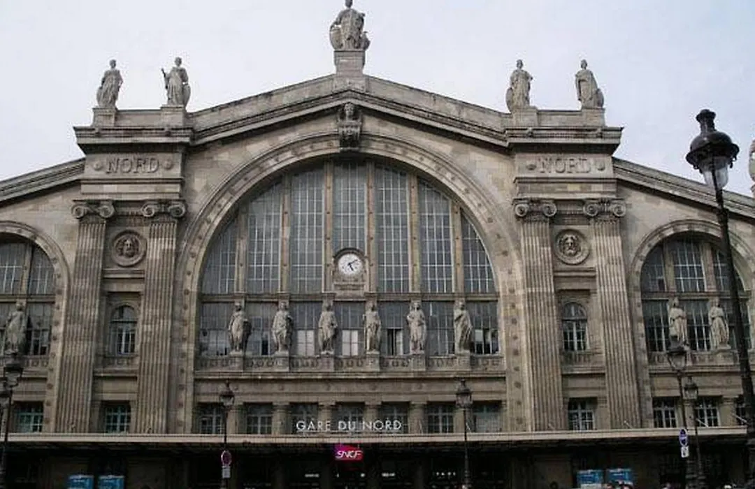 Hipotel Paris Montmartre Gare du Nord-1