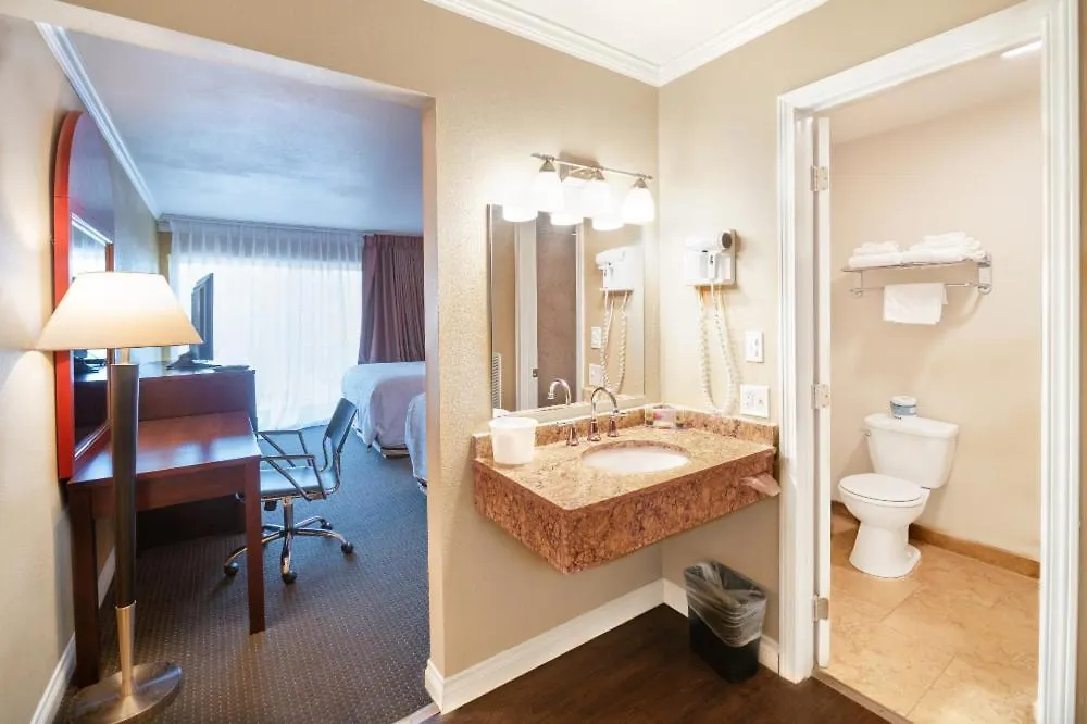 Pullman Garden Inn-1