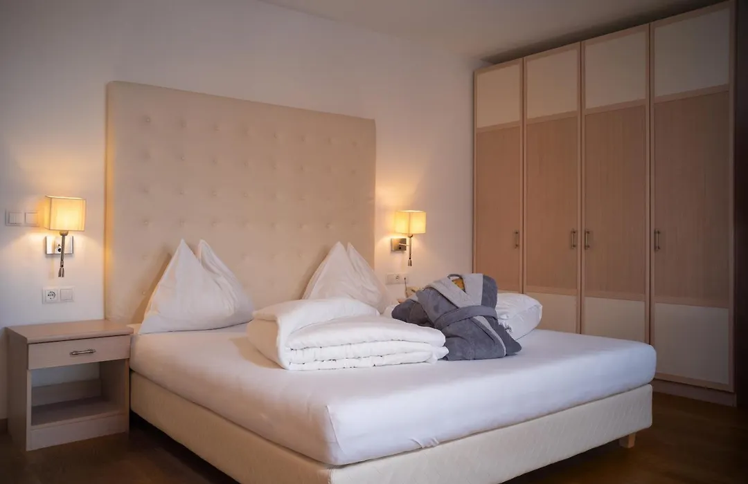 Hotel Weingarten-1