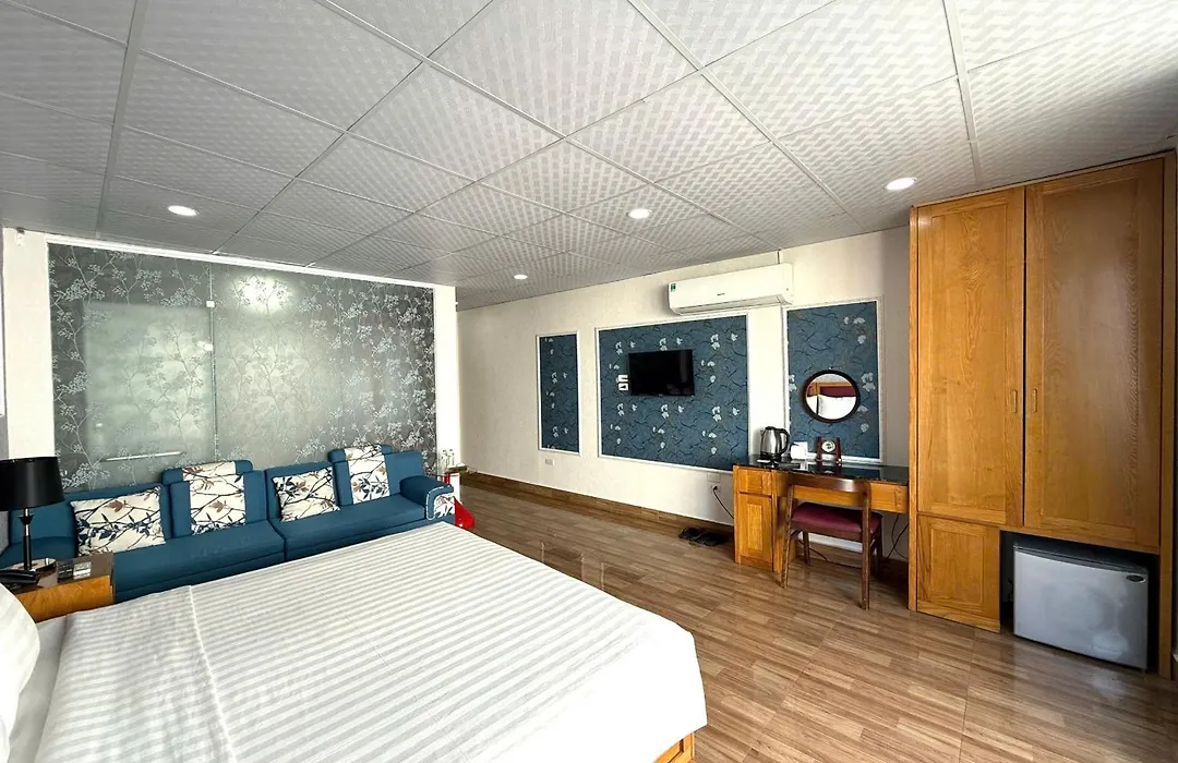 Holiday Suites Hotel & Spa-1