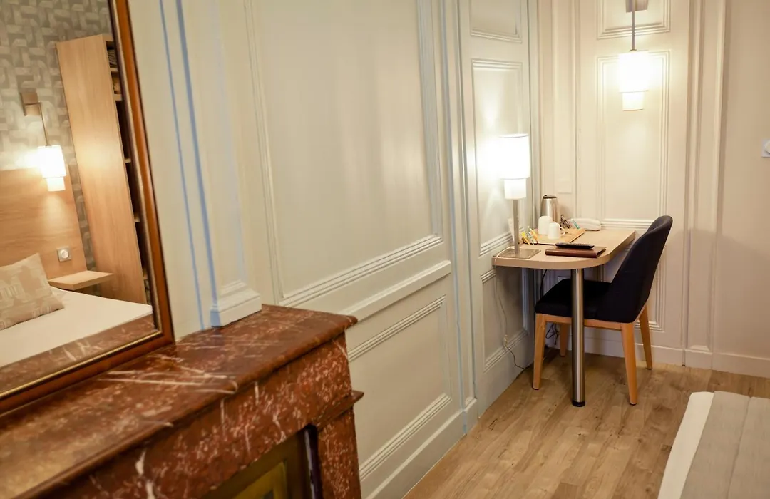 Hotel Du Dauphin-1
