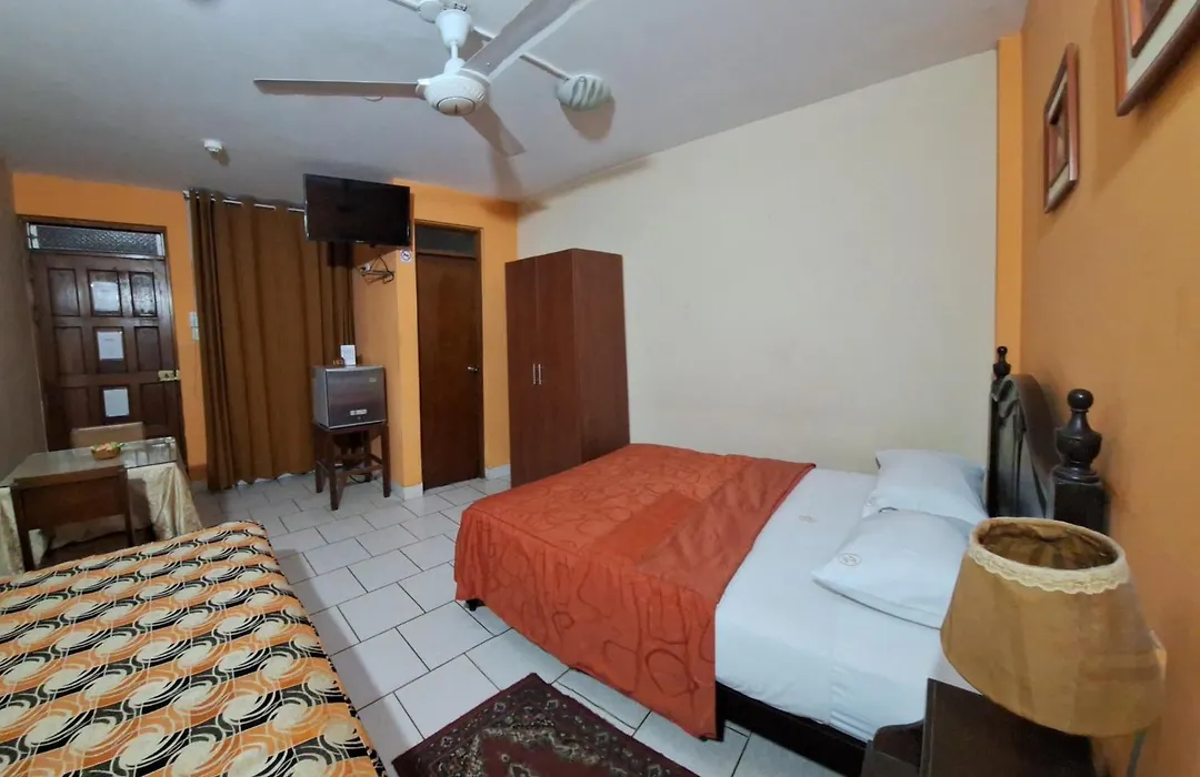 Hostal Bona Nit-1