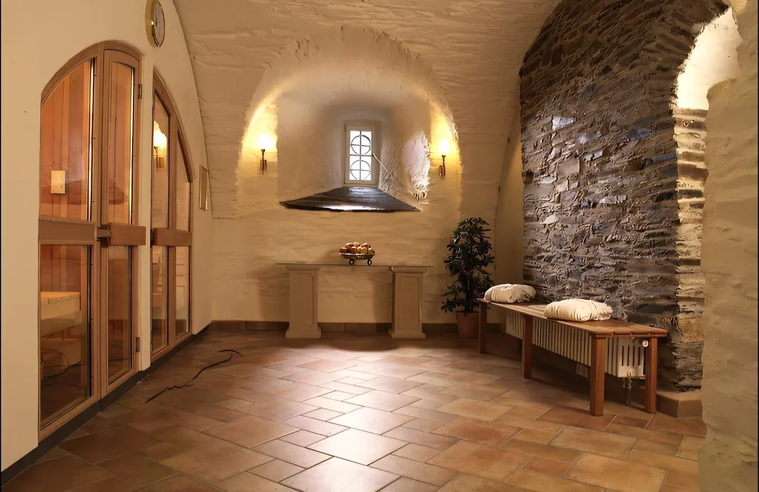 Hotel Und Restaurant Burg Schnellenberg-1