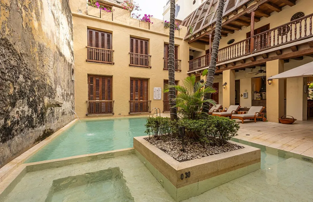 Ananda Hotel Boutique-1