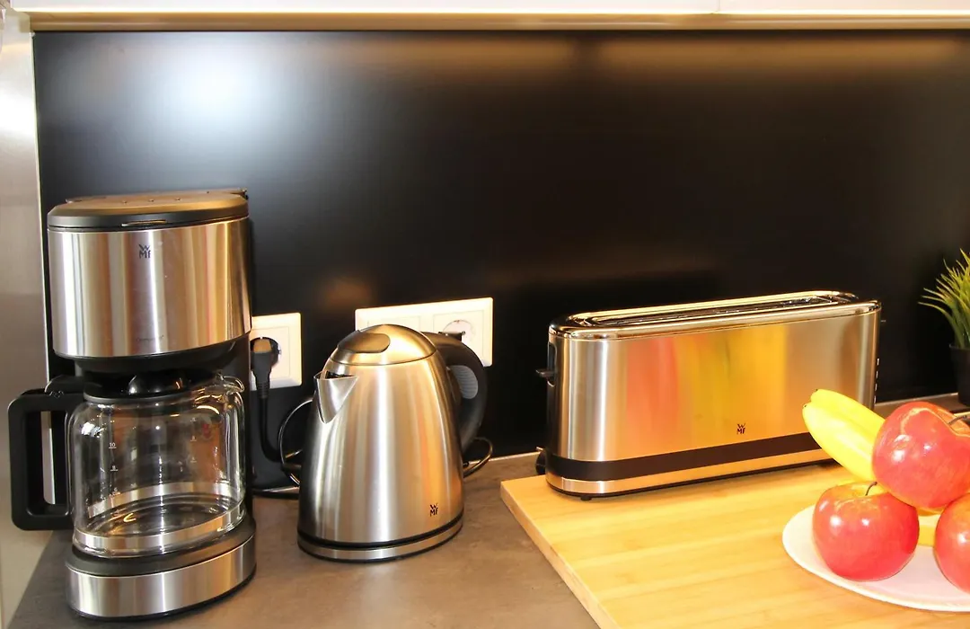 Hotel Ulm Zentrum - Komplettes Zimmer, Hochbett, Android TV&eigenem Bad - perfekt für Familien&Gruppen-1