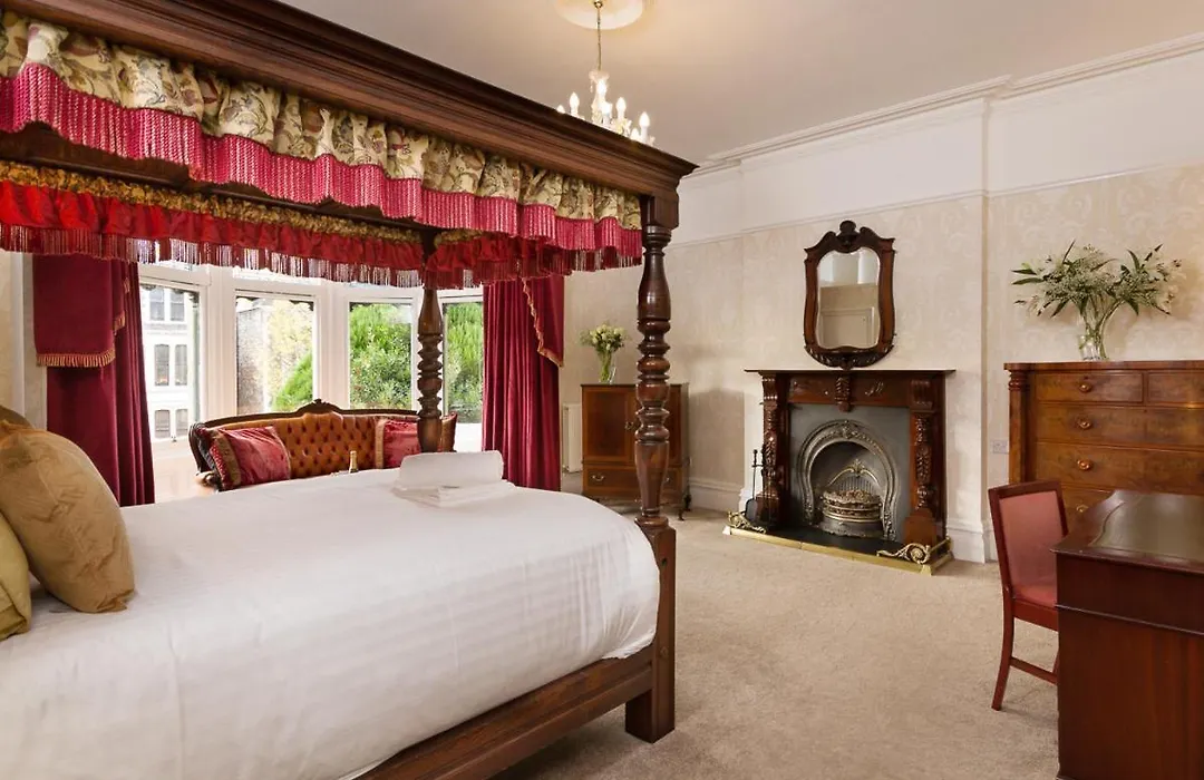 Lincoln House Private Hotel-1