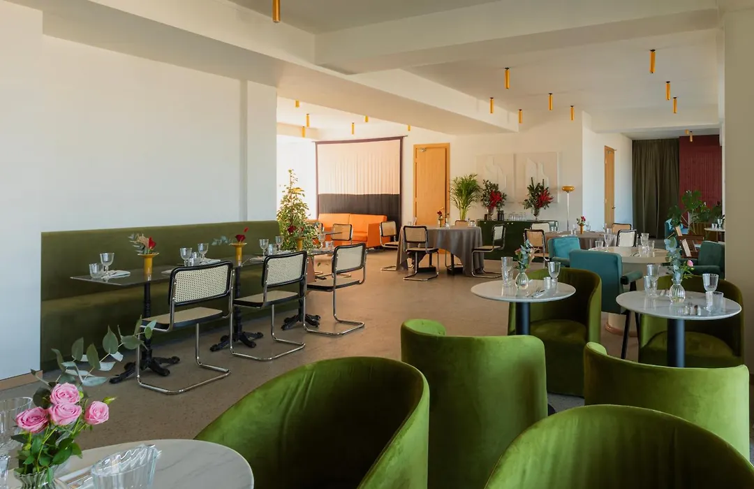 Castor & Pollux Hotel-1