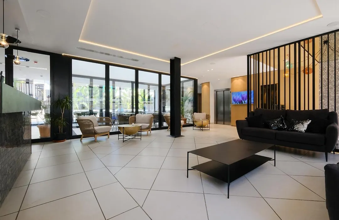 Azuline Hotel M-1