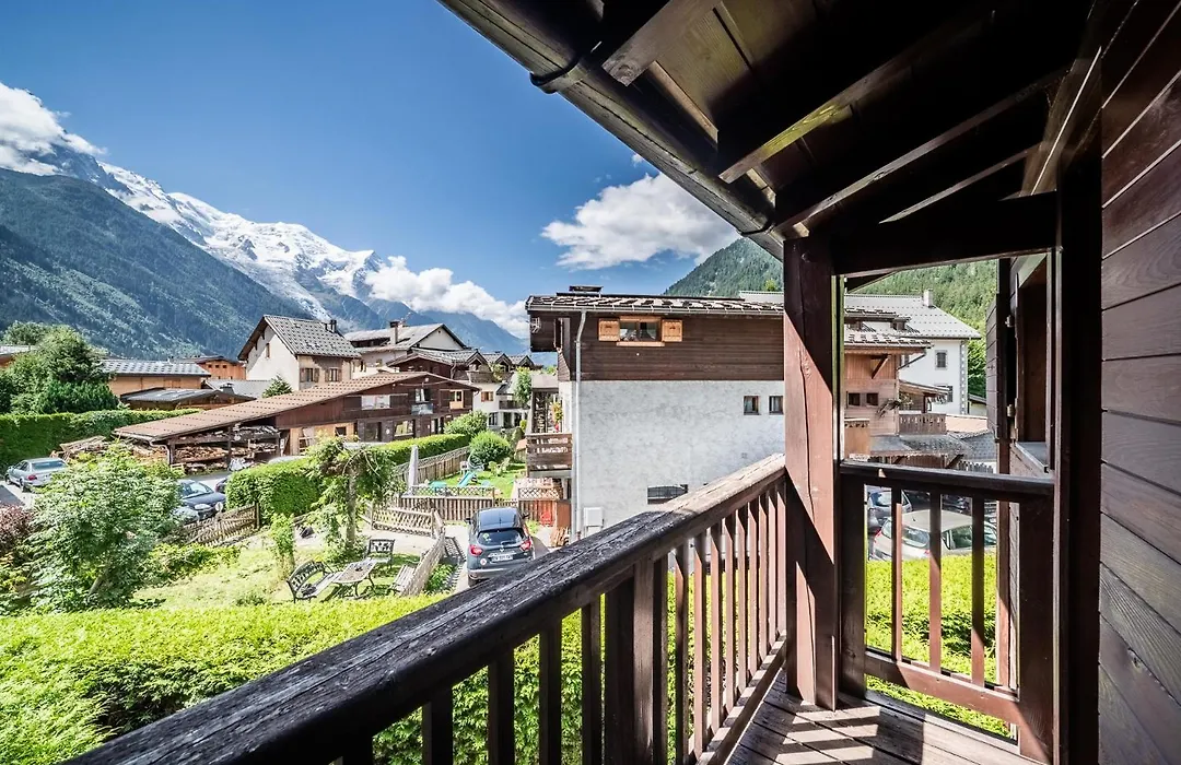 Eden Hotel, Apartments&Chalet Chamonix Les Praz-1