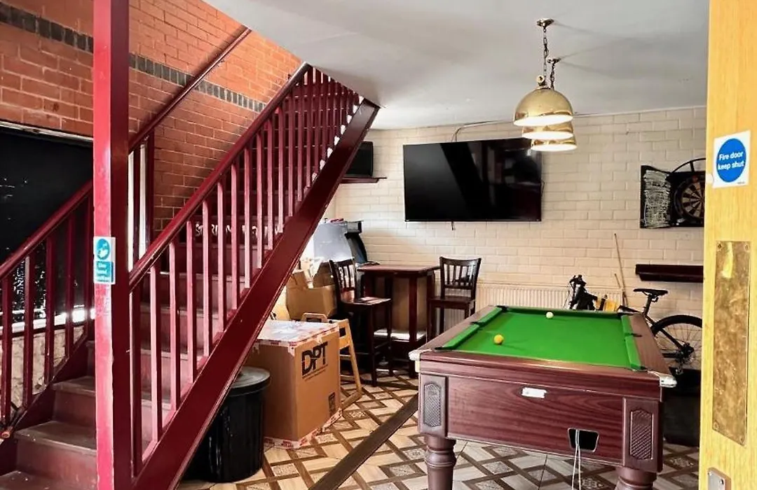 Shanahans B&B With Sports Bar-1