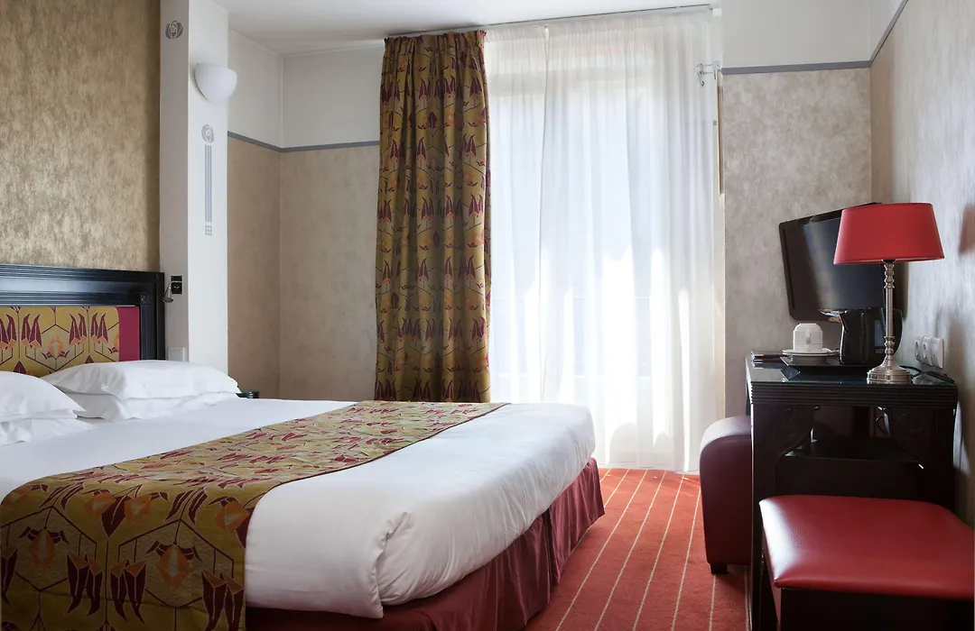 Hotel Eiffel Seine-1
