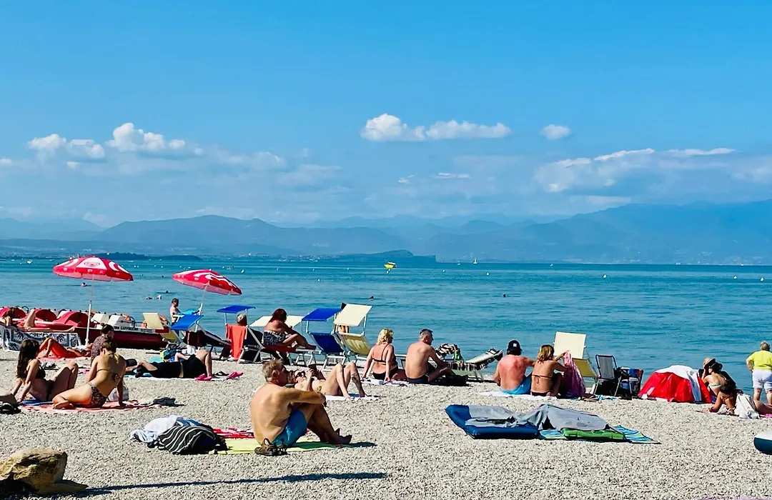 Plaza Lago Di Garda Rooms - Rooftop, Lakeview & Jacuzzi-1