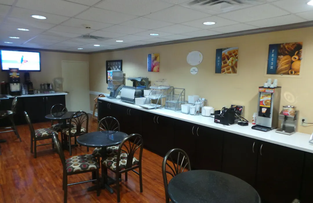 Surestay Plus Hotel By Best Western Alvin-1