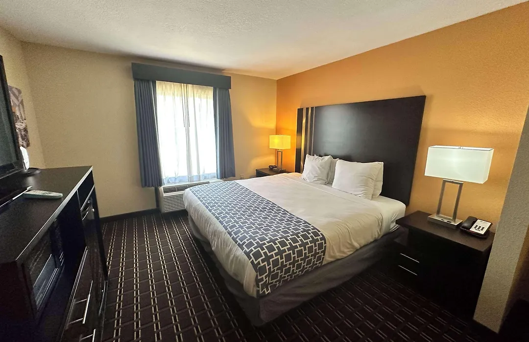 Best Western Plus Bass Hotel & Suites-1