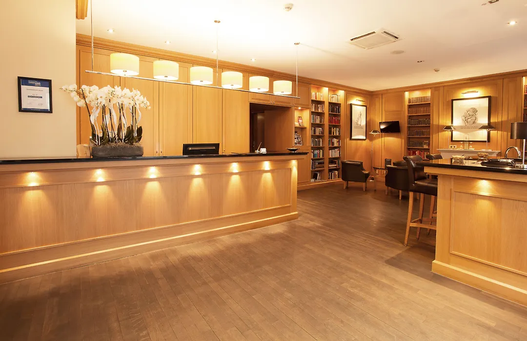 Townhouse Hotel-1
