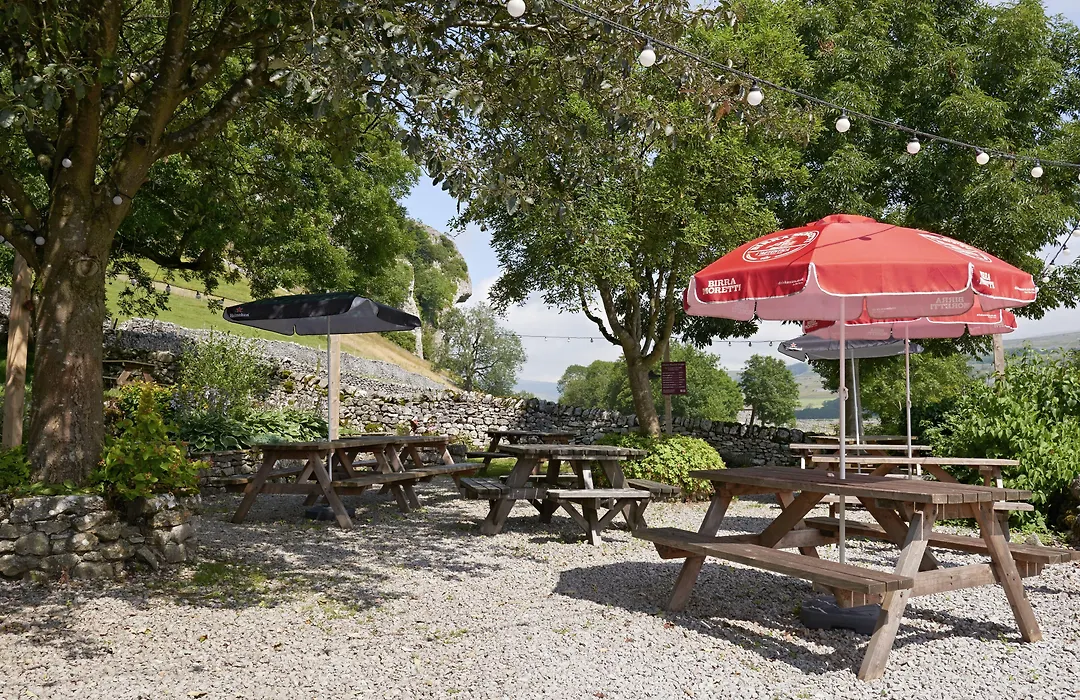 Tennant Arms Hotel-1