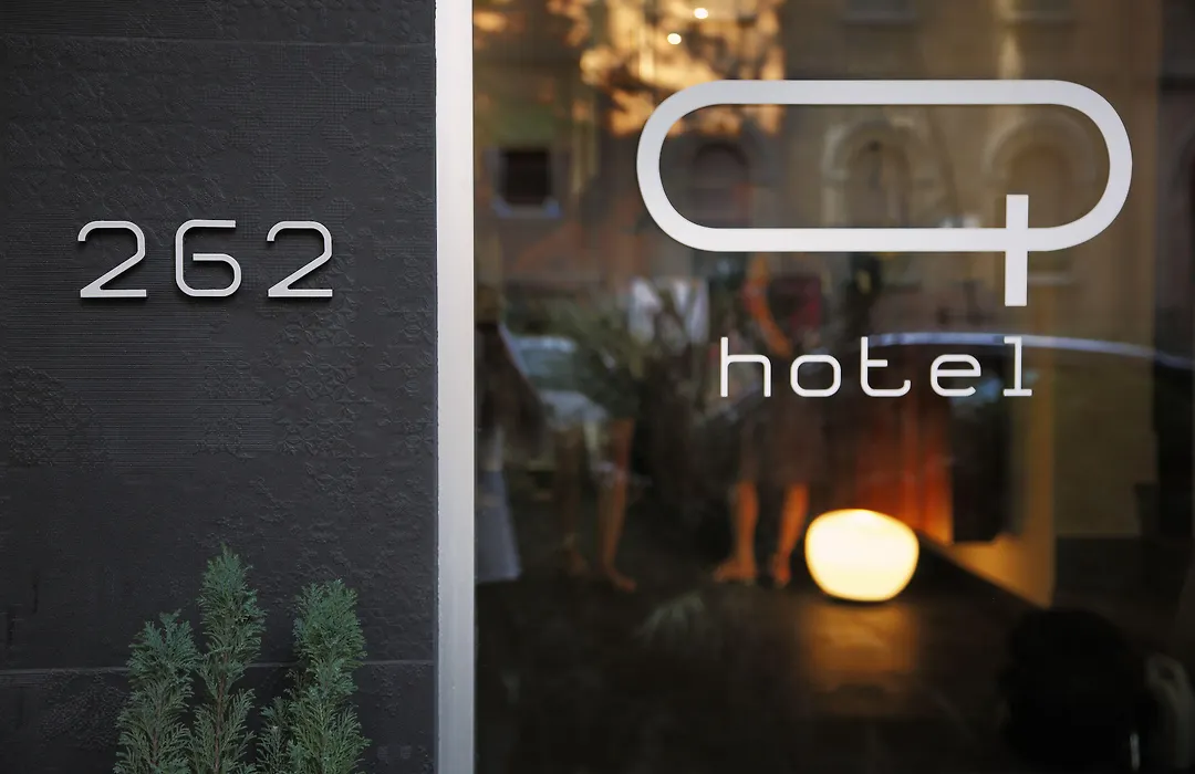 Q Hotel-1