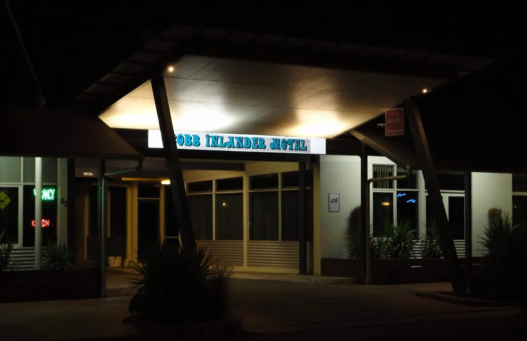 Cobb Inlander Motel-1