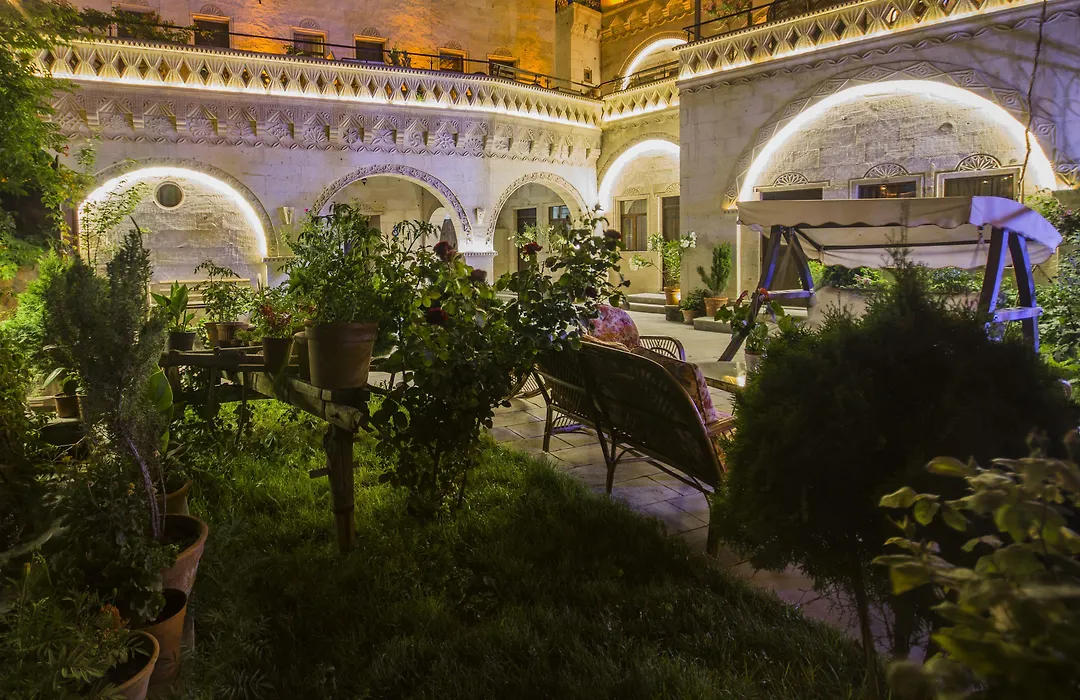Roma Cave Suite-1
