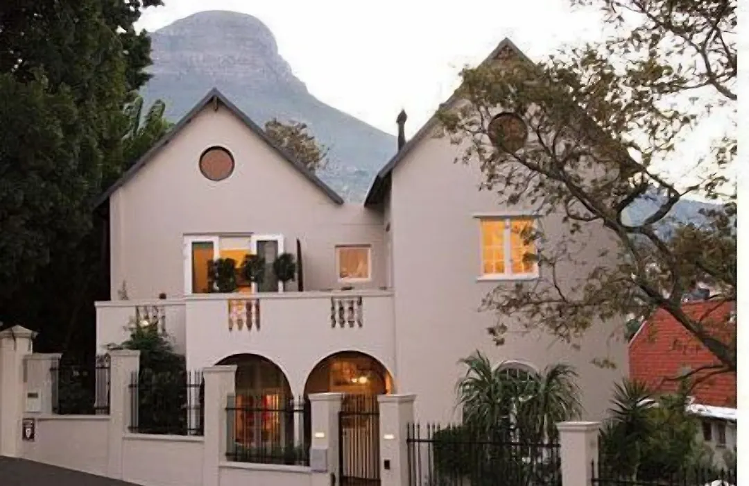 Four Rosmead Boutique Guesthouse-1