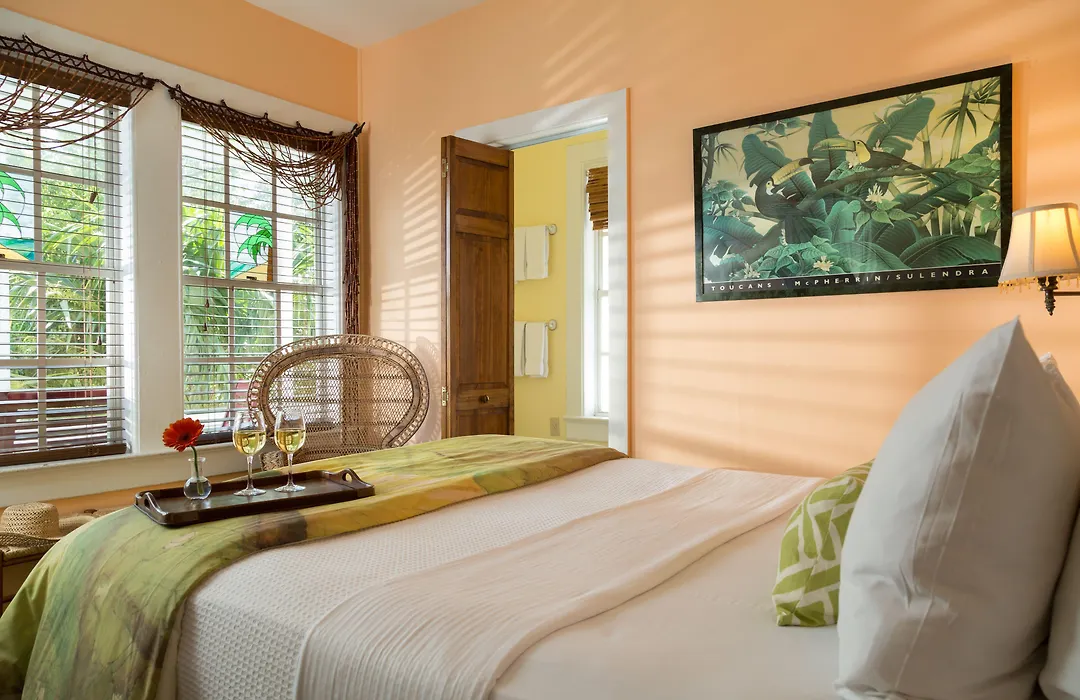 Tropical Inn-1